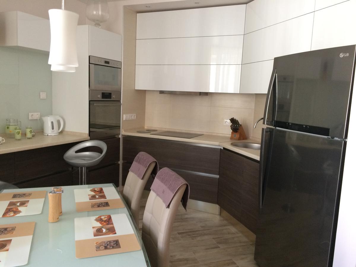 Apartments "Pleasure" Kiev Esterno foto