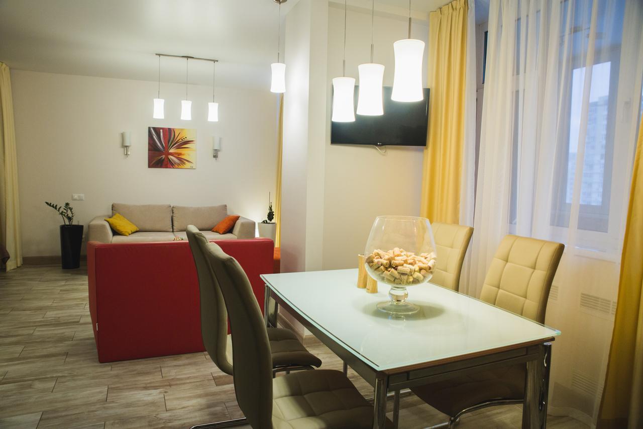 Apartments "Pleasure" Kiev Esterno foto