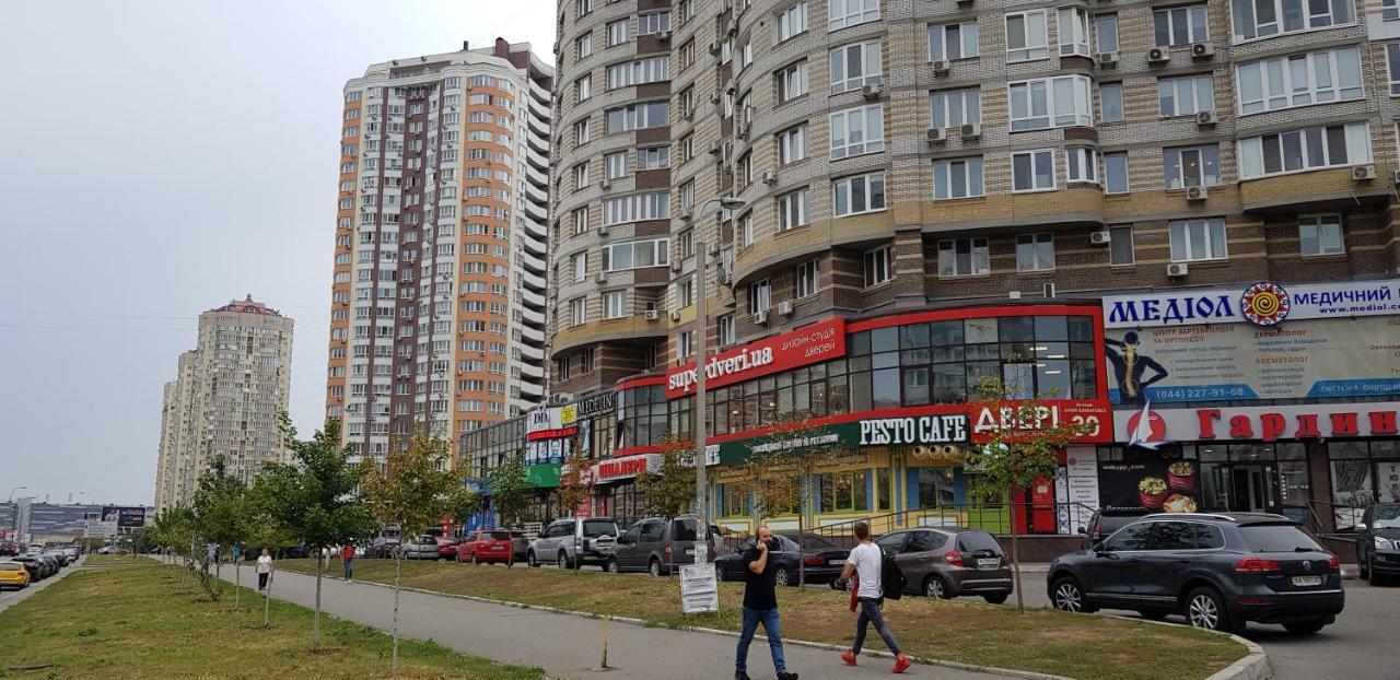Apartments "Pleasure" Kiev Esterno foto